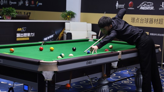 而且具有极 而且具有极